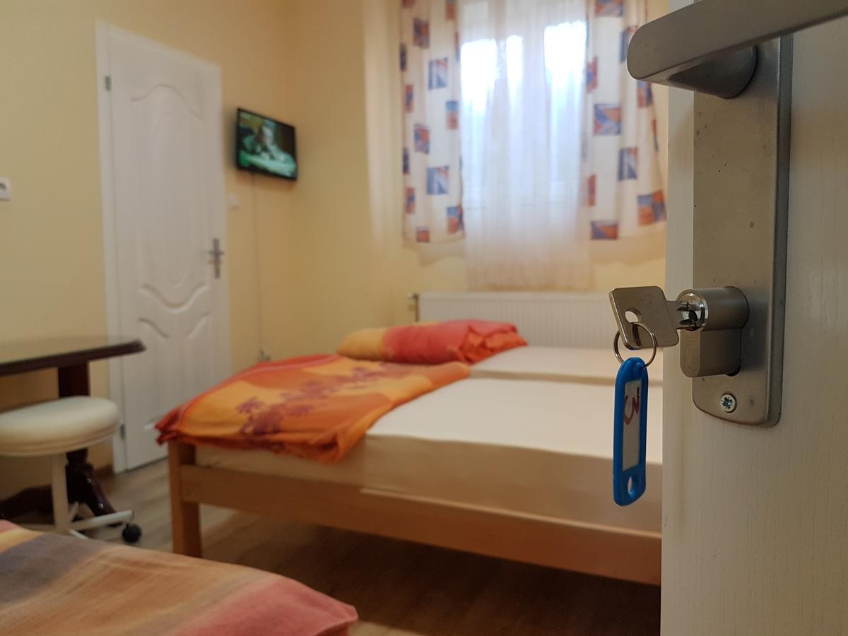 Hostel Beko Valjevo Værelse billede